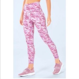 Fabletics pink camo leggings 7/8 Powerhold